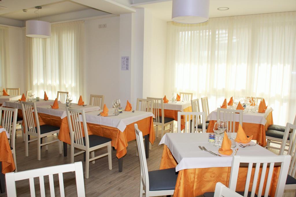 Hotel Villa Enea Cattolica Exterior photo