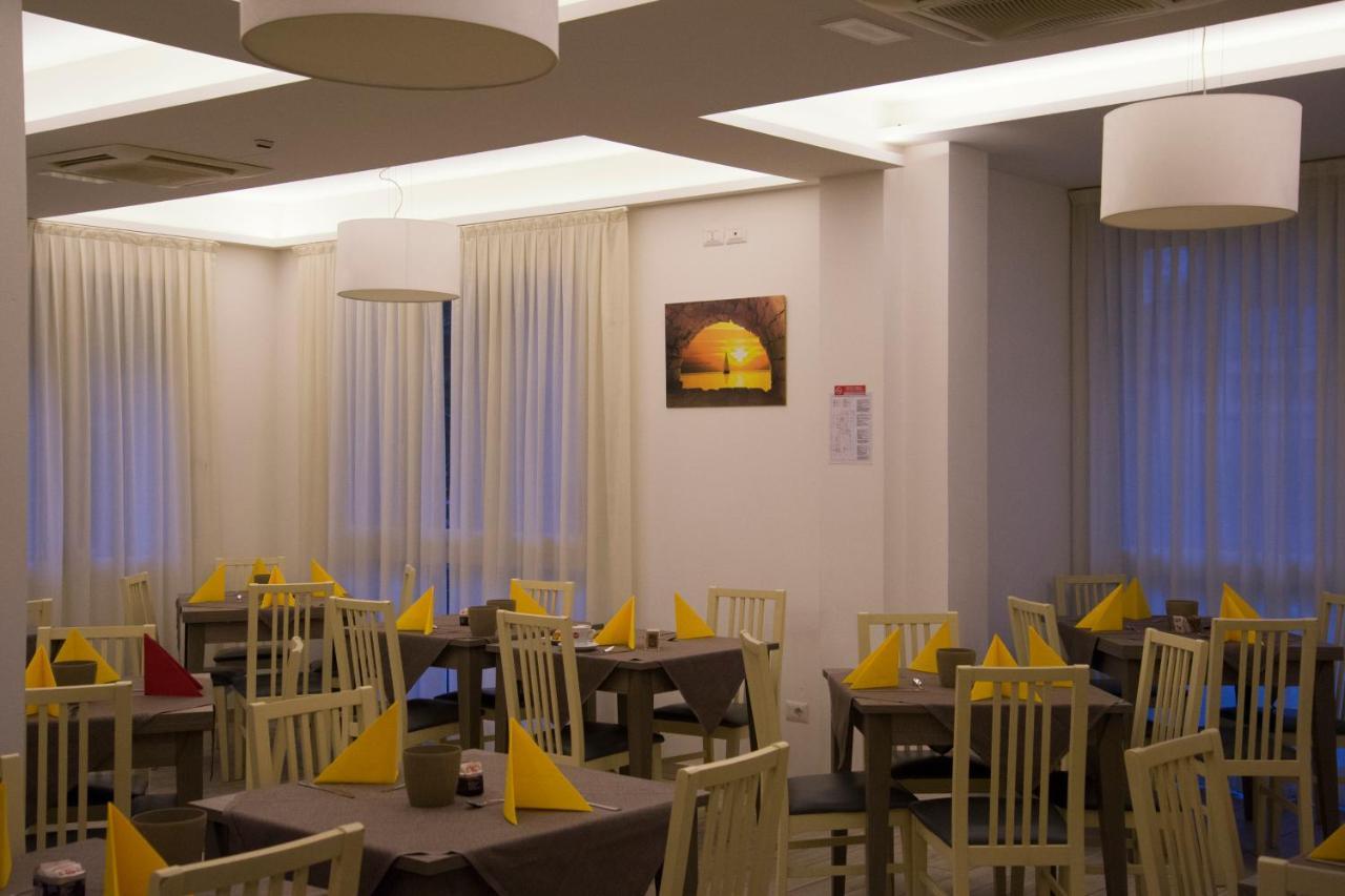 Hotel Villa Enea Cattolica Exterior photo