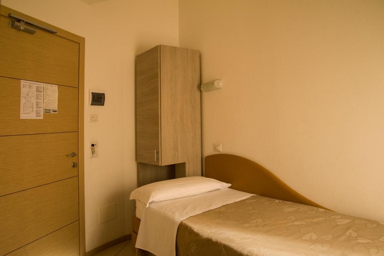 Hotel Villa Enea Cattolica Room photo